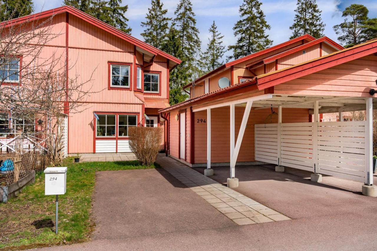 Uppsala Large Family Home Beside Forest Exteriör bild